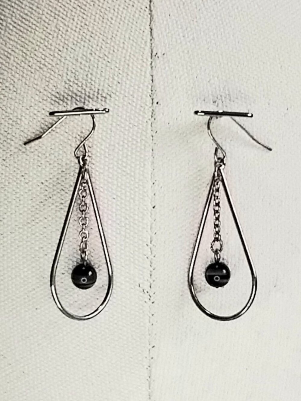 3/$25 Vintage & Beautiful Pair of Dangle Earings Quality Costume Jewelry!!